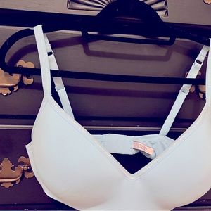 Wireless lightly lined VS bra
